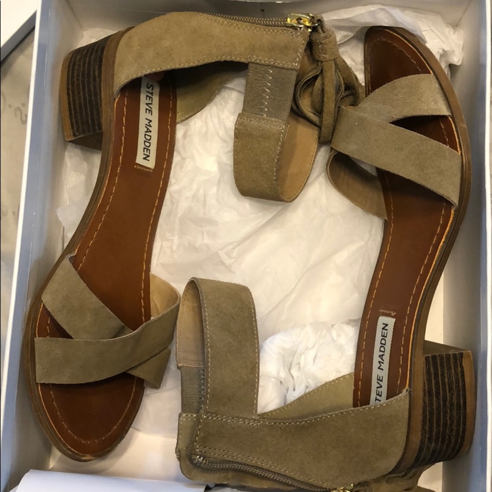 Steve Madden Ronnda Taupe Suede Ankle Strap sandal